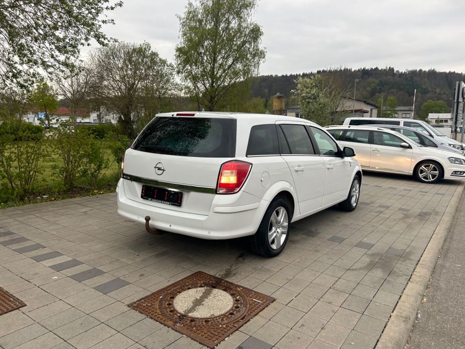 Opel Astra H Caravan Edition "111 Jahre" in Heidenheim an der Brenz