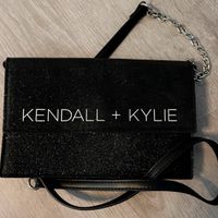 Kendall + Kylie Clutch mit Glitzer Hessen - Selters Vorschau