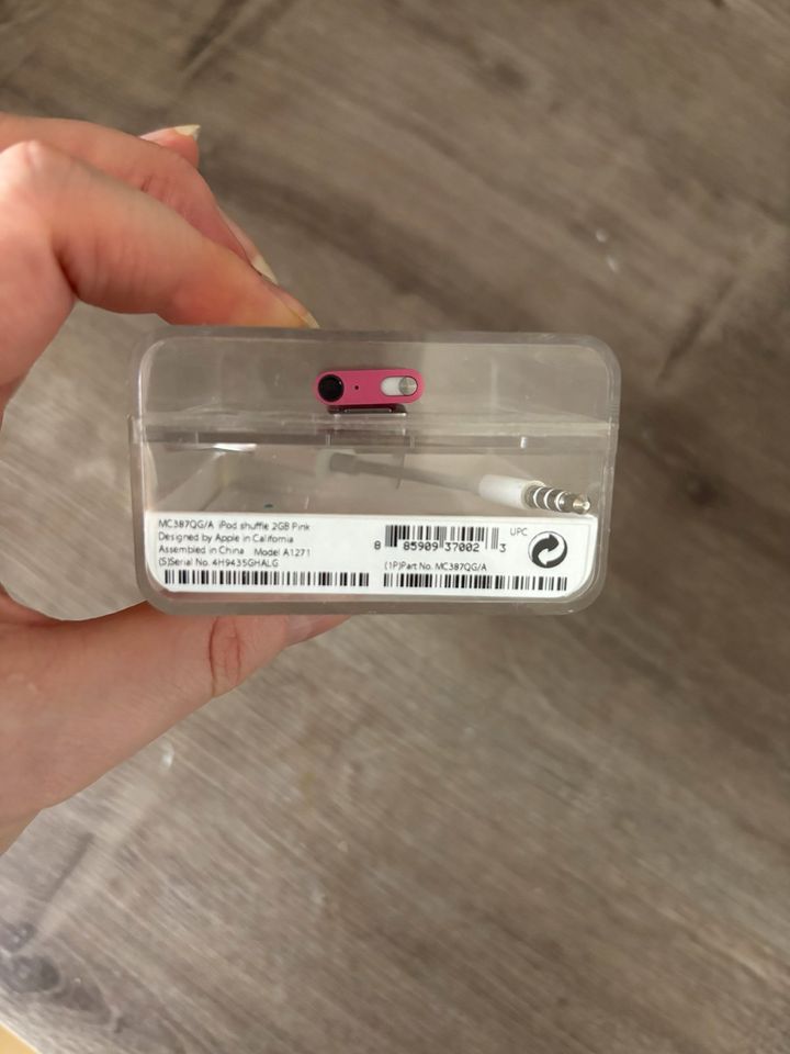 Apple iPod shuffle 3. Generation, 2 GB, pink, NEU in OVP! in Hamburg