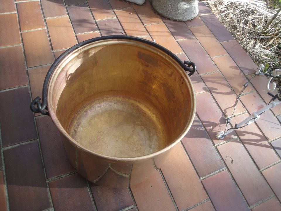Großer Messing Feuer-Kessel Topf Pot Punsch Glühwein Gulasch Part in Gersthofen