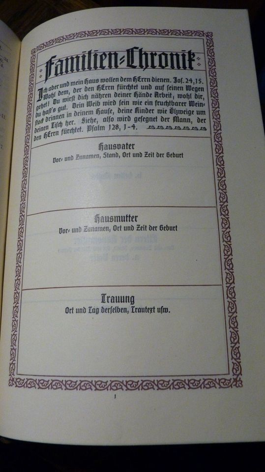 Bibel von 1912 geprägter Einband guter Zustand,Schuber in Gemünden
