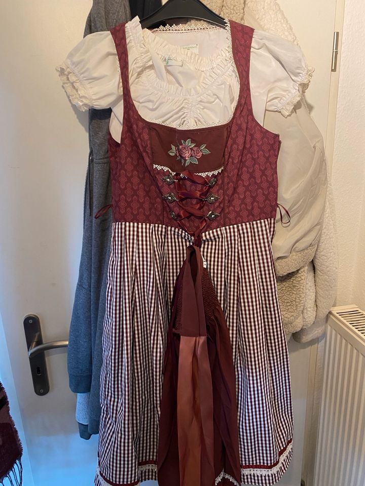 Dirndl Damen dunkelrot weiß in Aschaffenburg