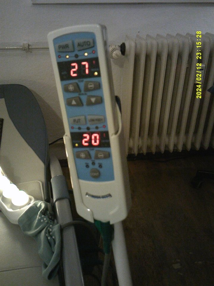 Massageliege Nuga Best NM-5000, NP war ca. 2700€ in Berlin