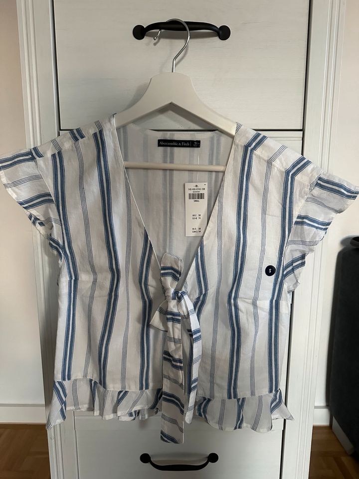 Abercrombie & Fitch Bluse in weiß/blau in München