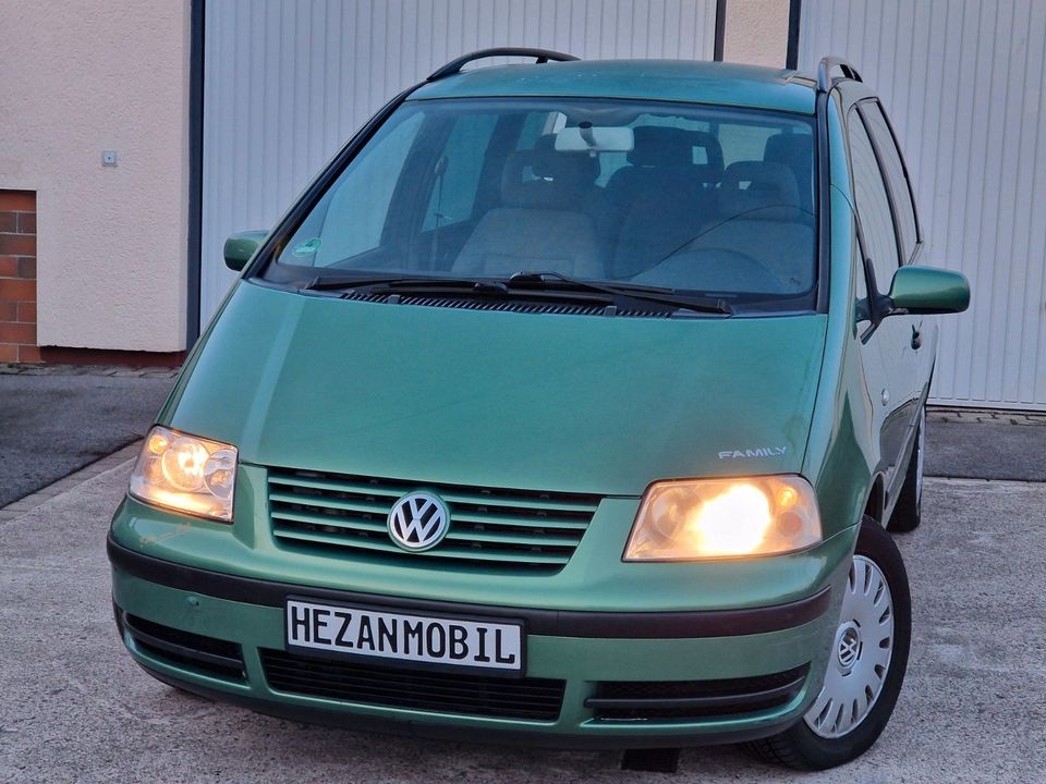 Volkswagen Sharan 2.0 Benzin 7-Sitzer in Hameln