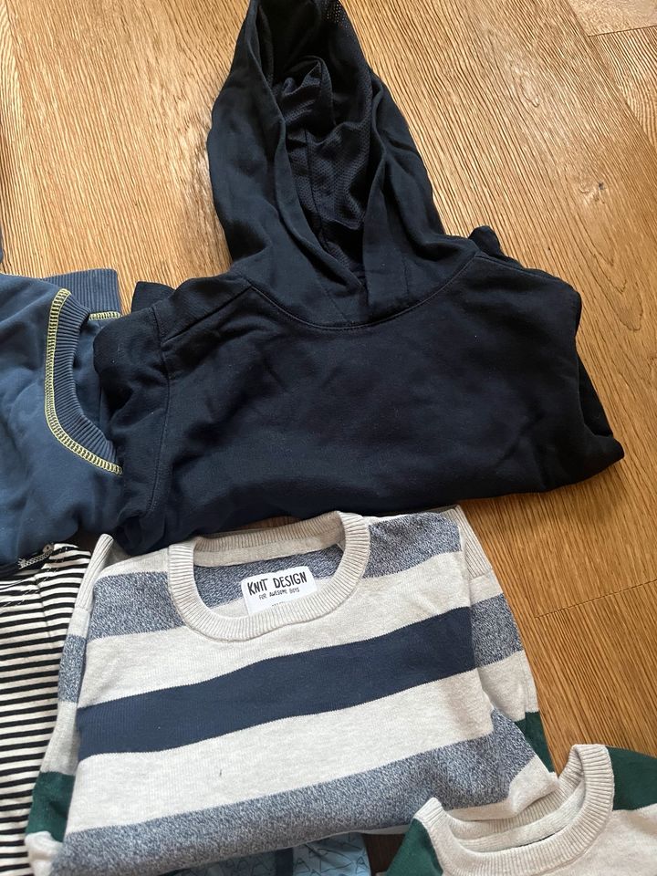 Jungen Pullover/Longsleeve Paket 104/110 in Bochum