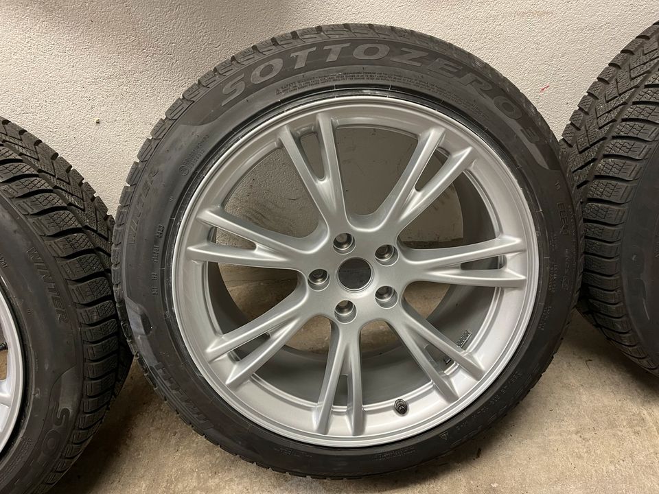 Tesla Gemini Alu Felgen 19“ mit Winterreifen, 255/45/R19 in Hückeswagen