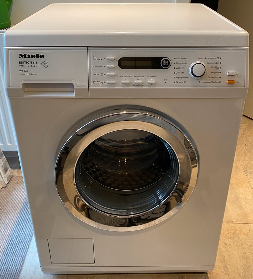 Miele Waschmaschine Edition 111 W5873 WPS mit Fehler in Dortmund