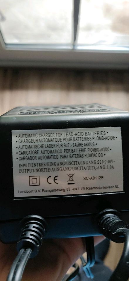 Ladegerät für Motorradbatterie (Battery driver sc-a0112e) in Berlin