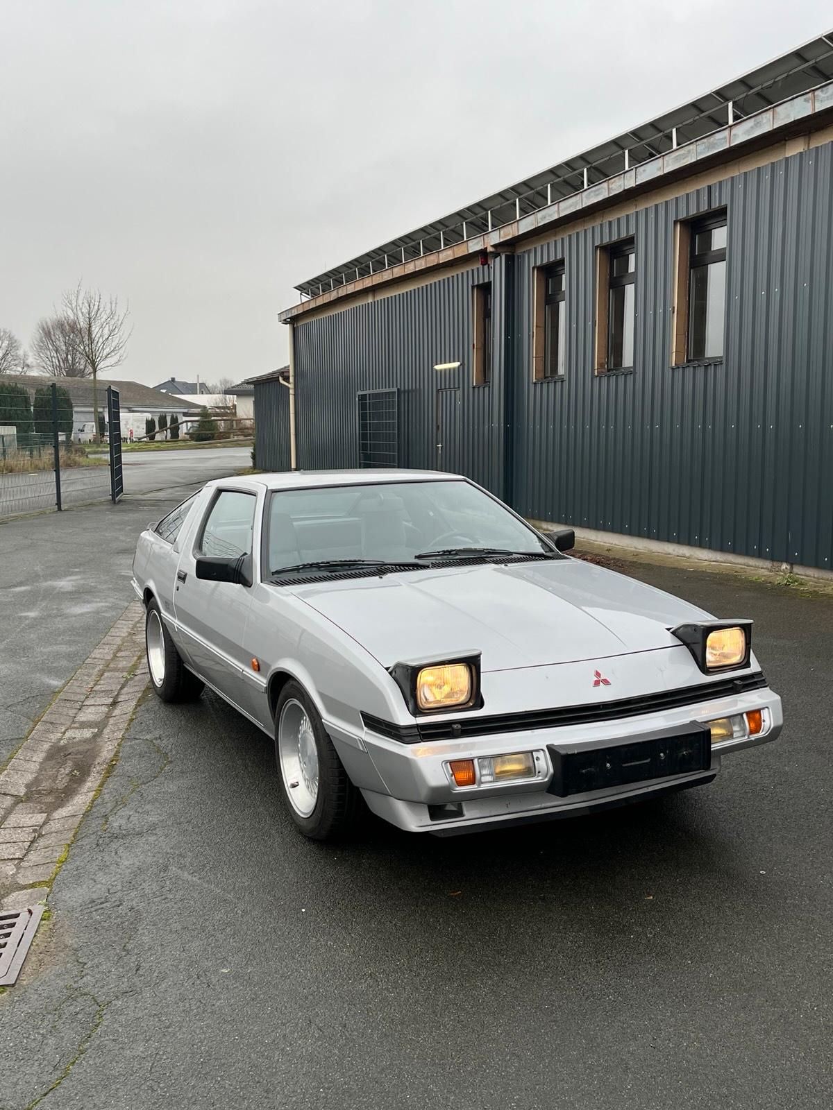 Abbildung des Autos Mitsubishi Starion ein a…