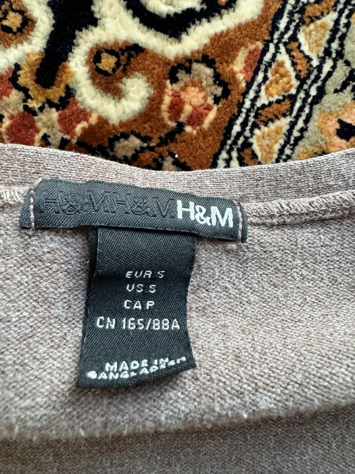 H&M Kleiderpaket Sweatshirtkleider T-Shirts Jäckchen S T-Shirts M in Laupheim