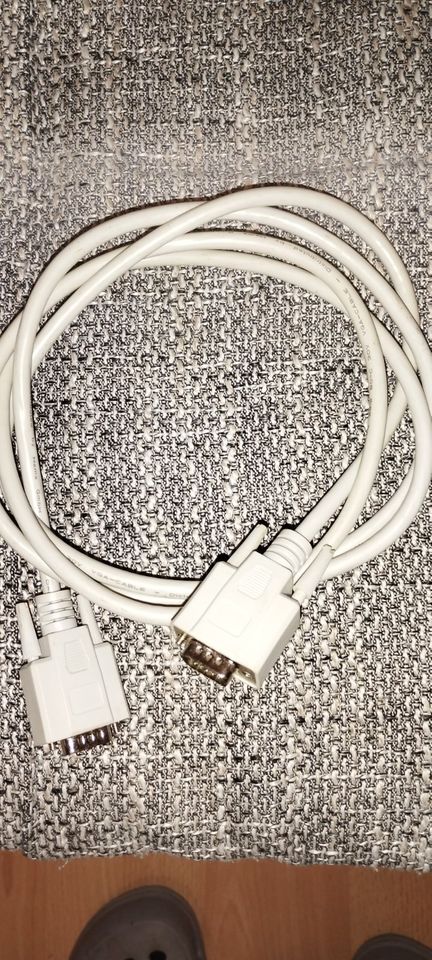VGA Kabel zwischen PC und Monitor in Hof (Saale)