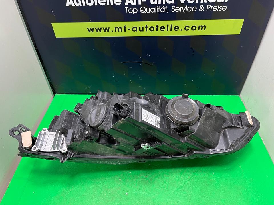 VW Golf 8 CG5 2021 LED Scheinwerfer Frontscheinwerfer rechts in Hamburg