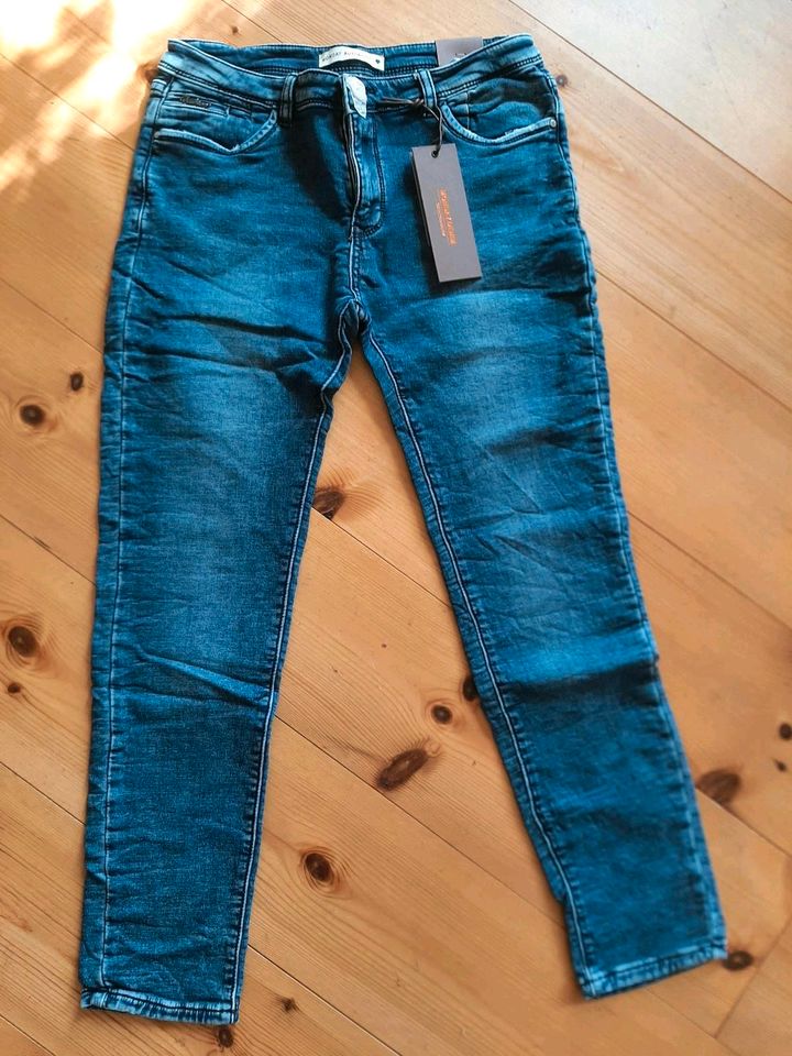 Damen Jeans Used Look 42 eher 40 NEU mit Etikett in Berlin