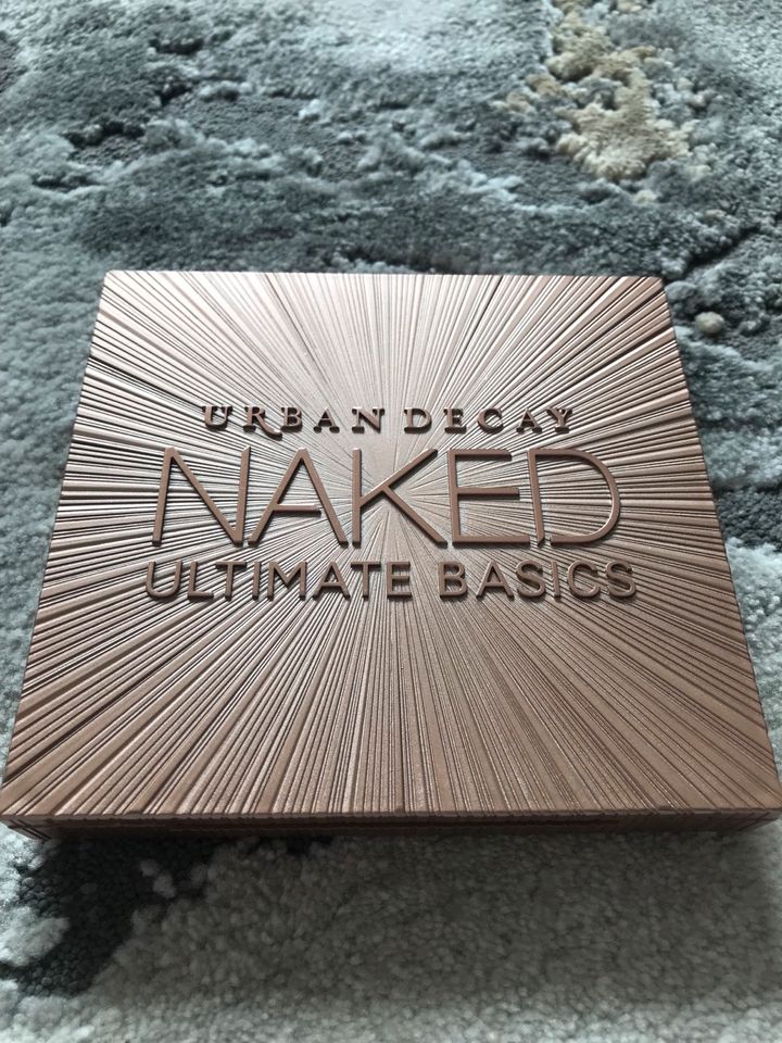 Urban Decay Naked Ultimate Basics Palette in Berlin