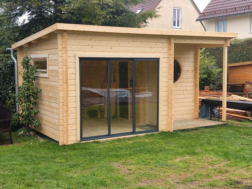 Handwerker Zaunbau Terrassenbau Gartenhaus Garagentore in Königsbrunn