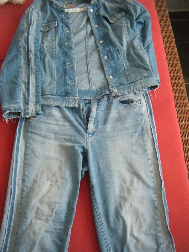 Jeans-Anzug von MarcCain Gr. 40/42 in Walldürn