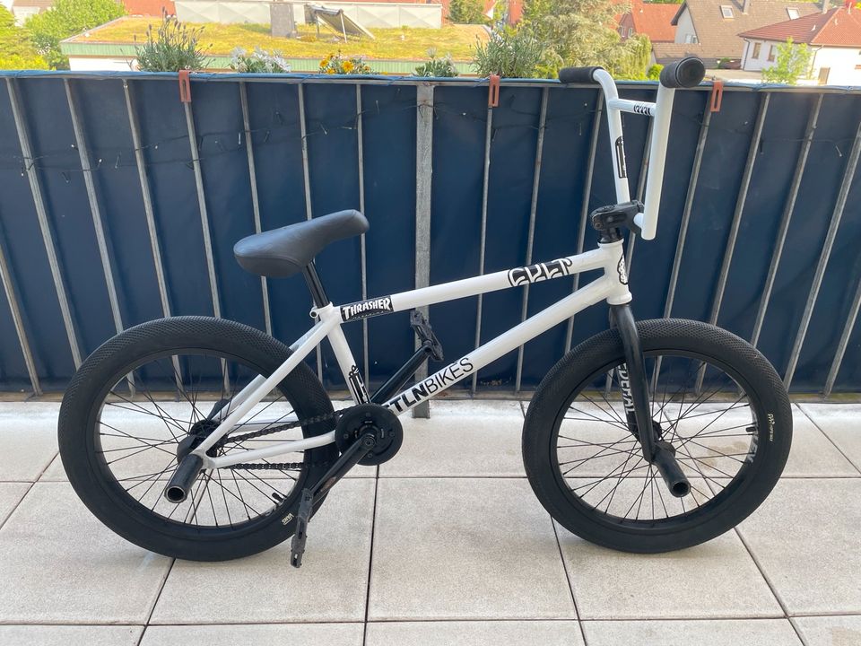 Cult BMX Freecoaster + extra Lenker in Osnabrück