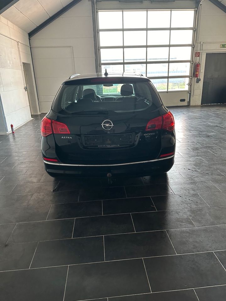 Opel Astra 1.6 CDTI Edition in Hamminkeln