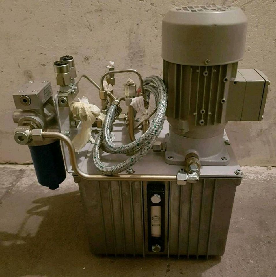 Hydraulikaggregat mit Elektromotor,Spannung 230/400V in Berlin