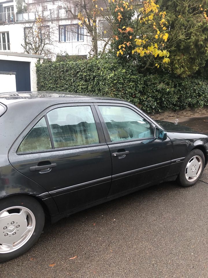 Mercedes Benz C180 Sport W202 / TÜV 2025 in Köln