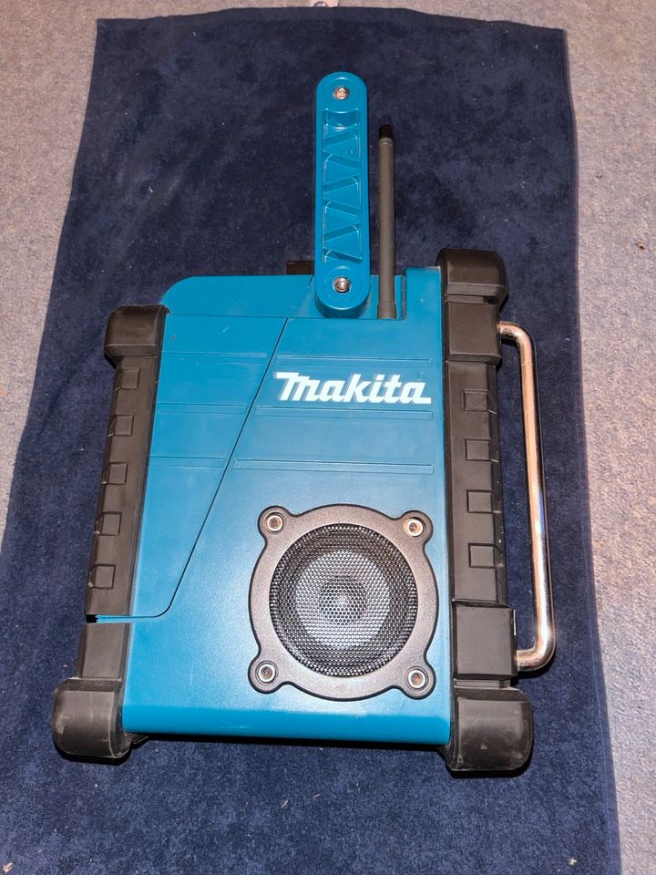 Makita, DMR 107 in Wachtendonk