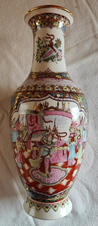 China Vase Porzellan m. Geisha Motiven bemalt 33 cm hoch – Deko - in Ehringshausen