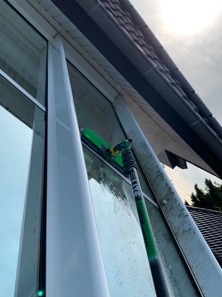 GLASREINIGUNG / FENSTERPUTZER in Eggersdorf