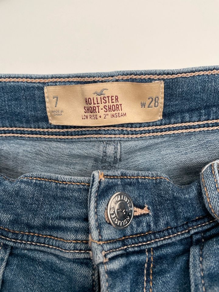 Jeansshorts Hollister Damen, Gr 7, W28 in Stuttgart