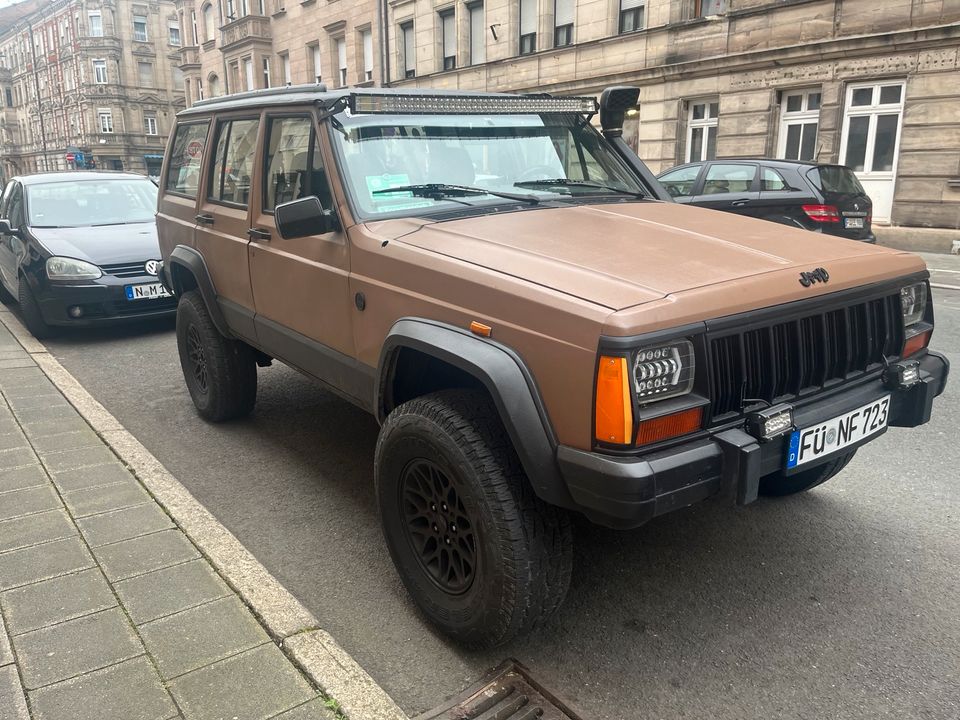 JEEP Cherokee XJ 4.0 - LPG-Gasanlage, Offroad, Camper, Raptorlack in Fürth