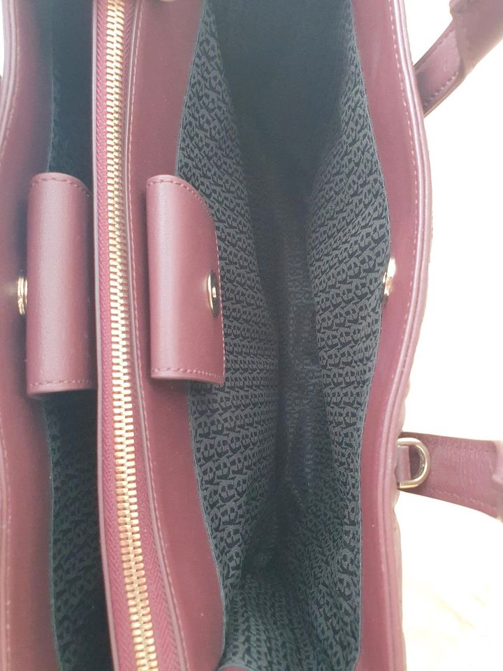 Aigner Tasche burgundy NEUWERTIG in Lübbecke 