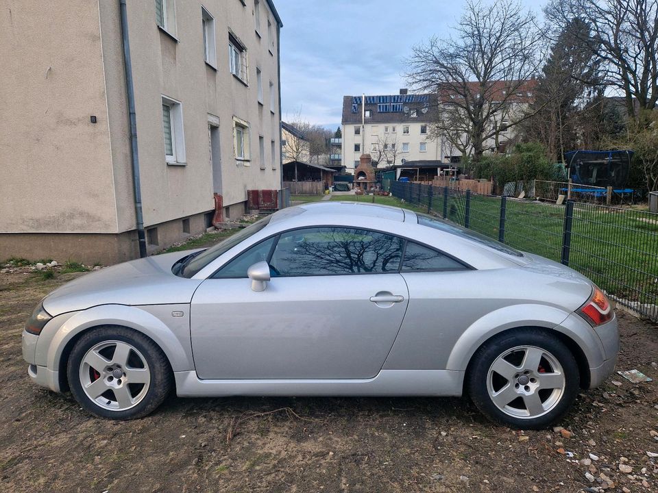 Audi TT 1.8T 132KW in Herne