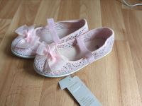 NEU, Ballerina, Schuhe, Slipper, Gr. 30, Einschulung, Hochzeit Berlin - Hohenschönhausen Vorschau