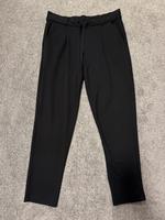 Hose Stoffhose schwarz Größe S 36/38 weich bequem Schleswig-Holstein - Reinfeld Vorschau