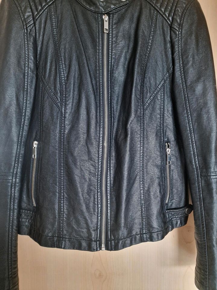 Pimpkie Kunstlederjacke schwarz Gr. 36 in Allmendingen