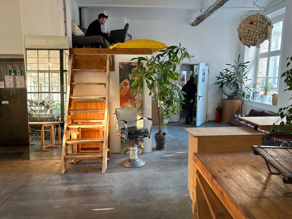 Desks in Co-working Space in Berlin