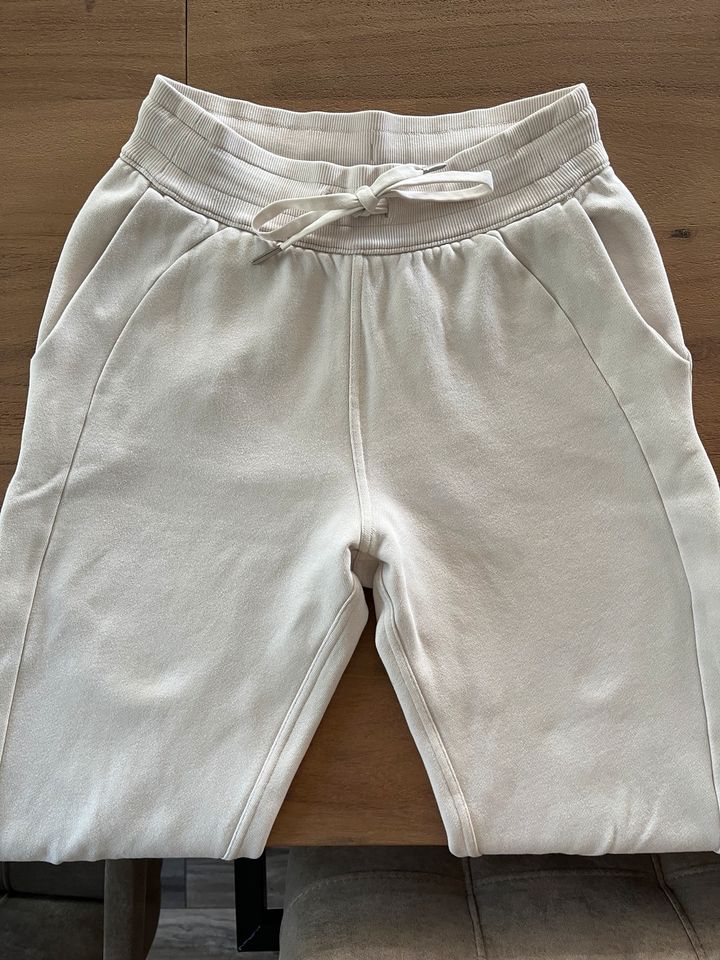 Lululemon Scuba Jogginghose beige/creme in Hamburg