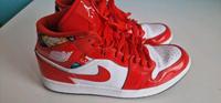 Jordan 1 SE Barcelona Chile Red Sweater Red Jordans Nordrhein-Westfalen - Steinfurt Vorschau