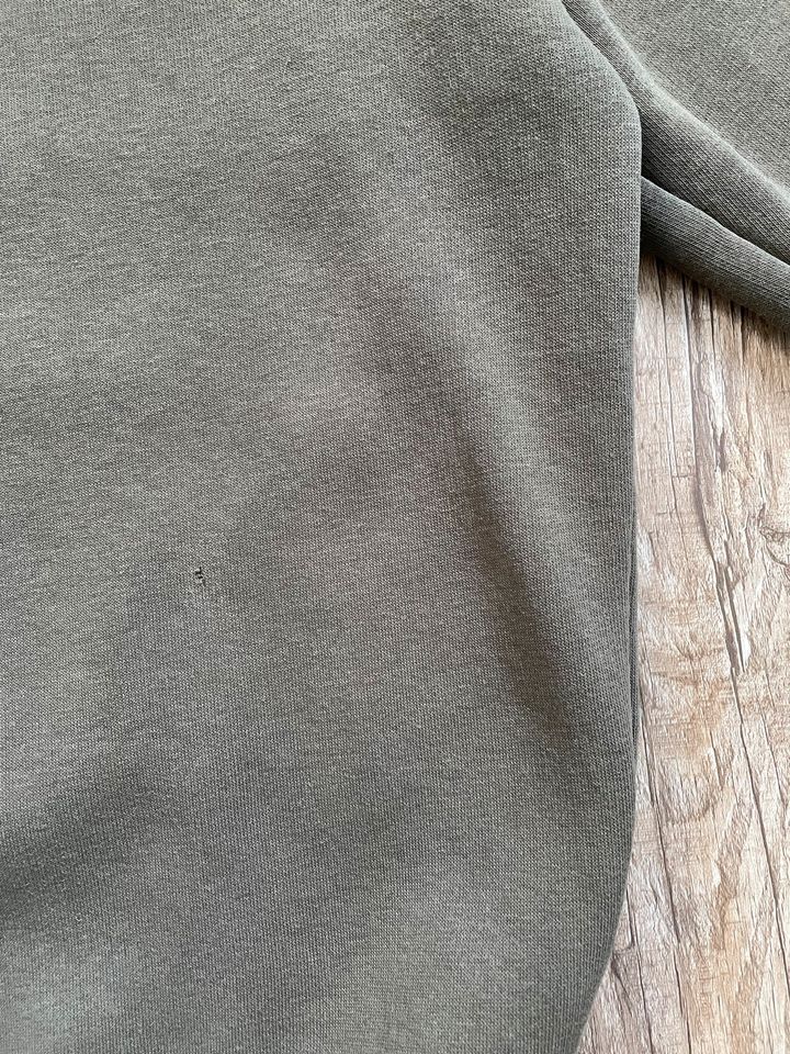 Review Pulli Olivegrün in Karlsruhe