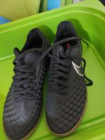 Nike Hallenschuhe neu gr 39 Hessen - Mühlheim am Main Vorschau