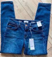 Closed Jeans neu mit Etikett NP 220 Euro Größe 26 Brandenburg - Altlandsberg Vorschau