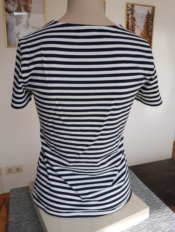 Damenmode ONLY Modernes T-shirt Gr. XS schwarz-weiß mit Spitze Ts in Brilon