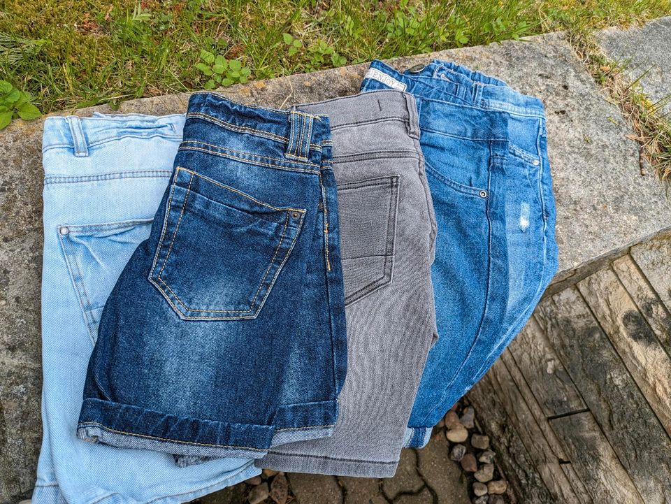 Kurze Jeans Größe 116 bis 146 in Rosengarten