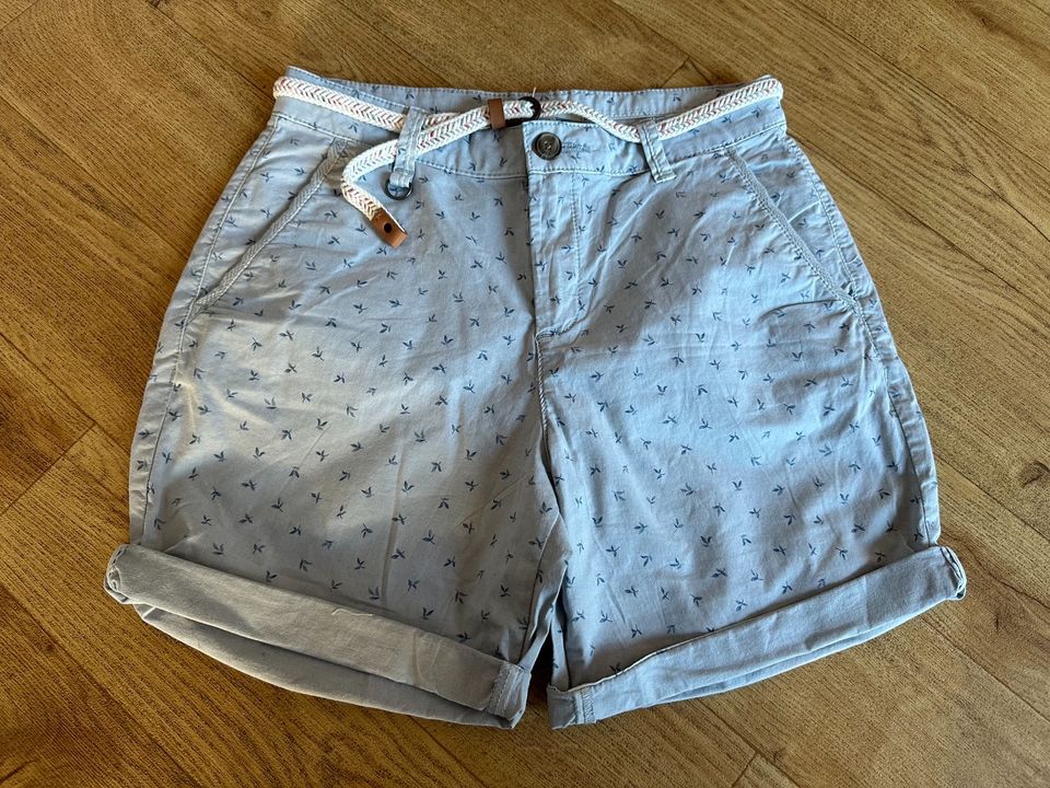 Esprit Shorts / Bermudas / kurze Hose für Damen, Gr. 32 / XXS in  Niedersachsen - Bad Fallingbostel | eBay Kleinanzeigen ist jetzt  Kleinanzeigen