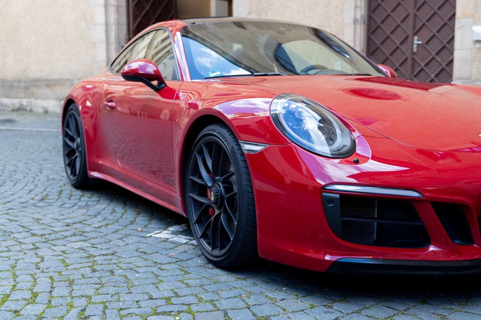 Porsche 911 991 Carrera 4 GTS / Voll / Garantie / Rot in Nürnberg (Mittelfr)