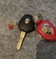 2x Schlüssel Embleme Logo Porsche 9x12mm Gold Nordrhein-Westfalen - Lemgo Vorschau