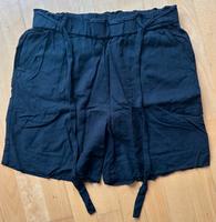 Damen-/Mädchenshort - Gr. 36 - Marke C&A - schwarz Bayern - Freising Vorschau