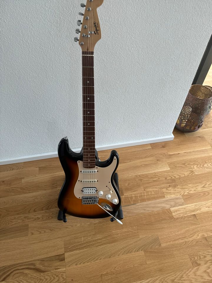 Squier Fender Strat in Pforzheim