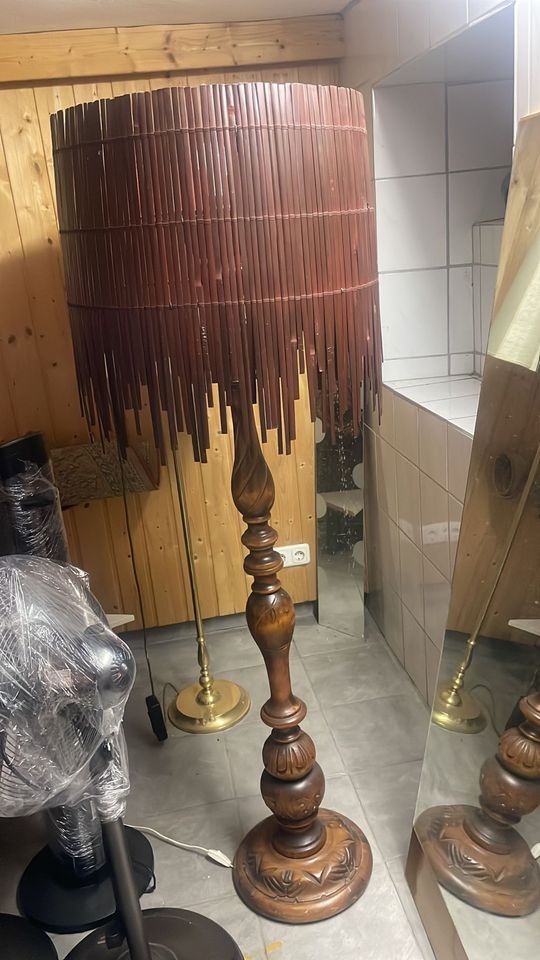 Stehlampe antik in Bottrop