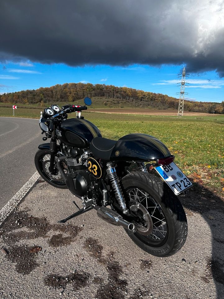 Triumph Thruxton 900 EFI Café Racer in Böblingen